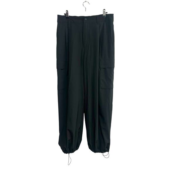 Athleisure Cargo Jogger Pants GapFit Black Utility Streetwear Size M - Picture 1 of 8